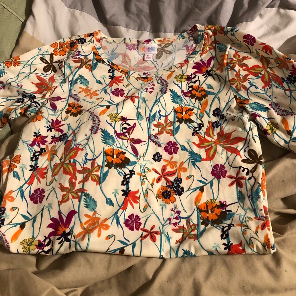 Lularoe NWOT Gigi top